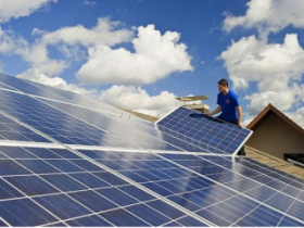 Thủ tướng yêu cầu rà soát các vấn đề liên quan đến phát triển điện mặt trời